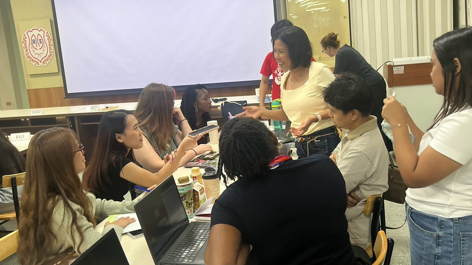 Groups compare notes and swap ideas
