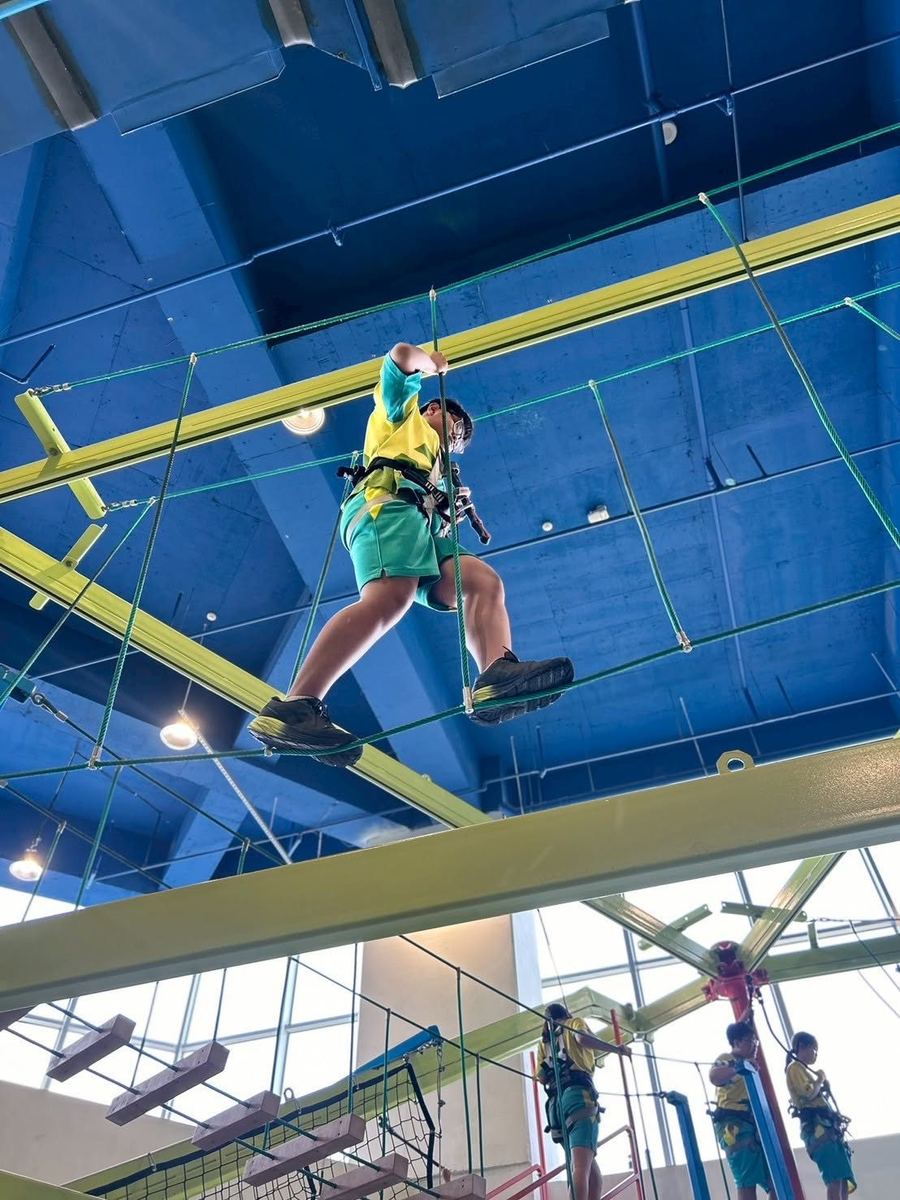 Changsing student on the high ropes course 彰興國中學生高空繩索課程