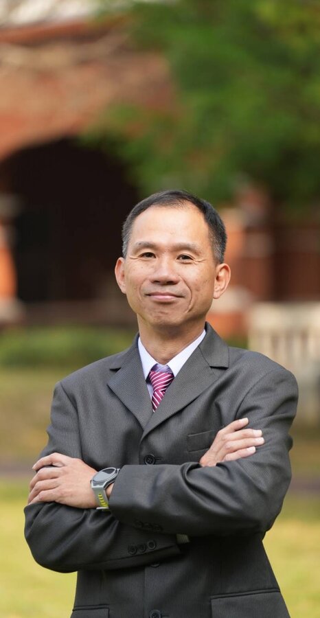游智信校長 · Principal Yu Chih-hsin