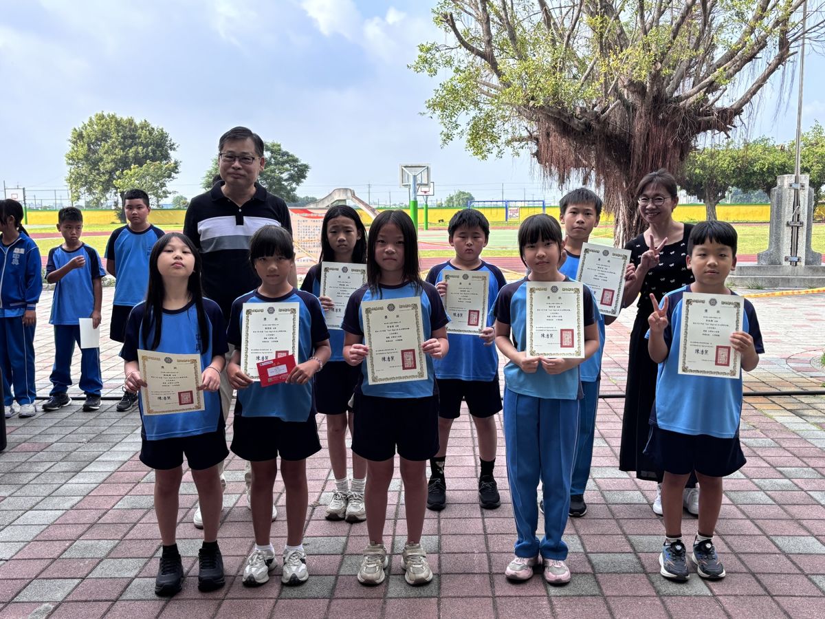 Self-Learning Initiative Award at morning assembly 自主學習初心獎朝會表揚