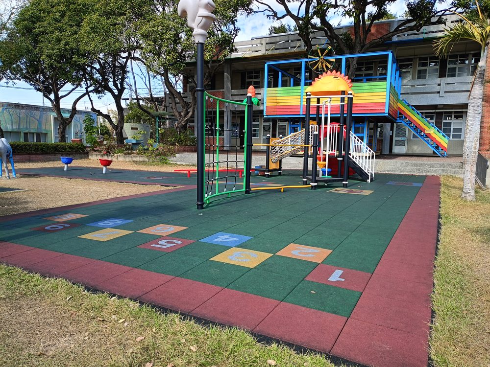 Cundong's outdoor playground