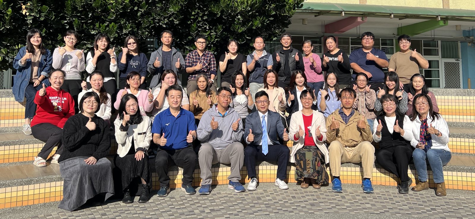 114 學年度大城國小教職員工合照（正式）