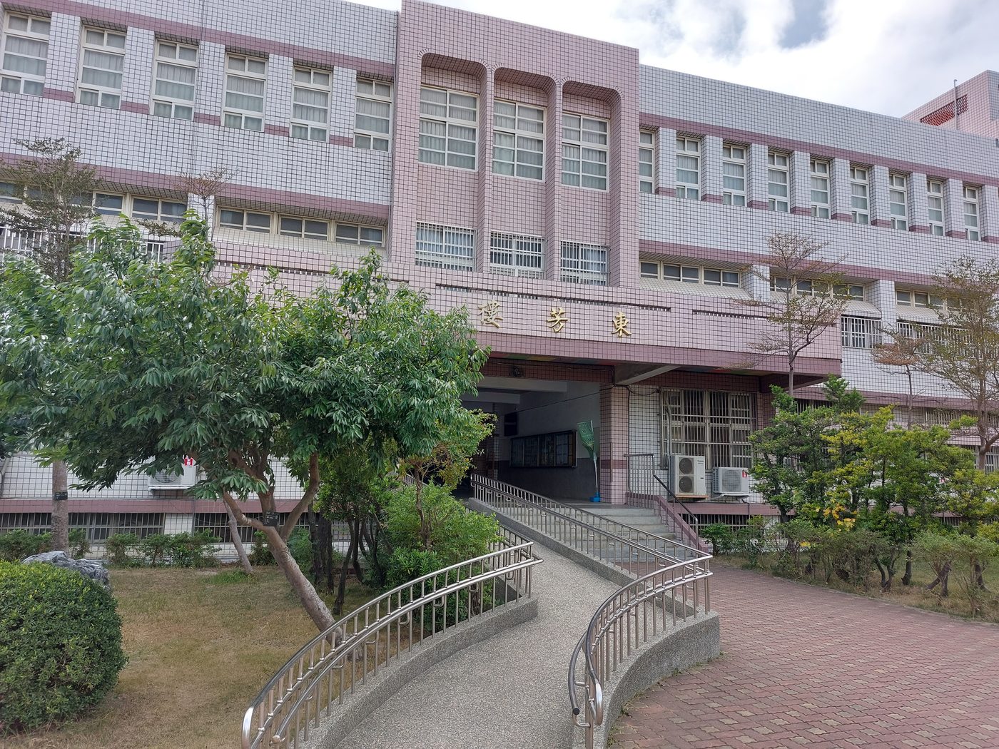 Dongfang campus building