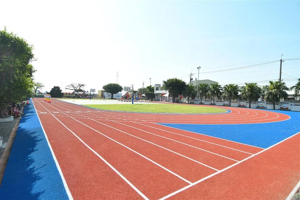 東興國小校園