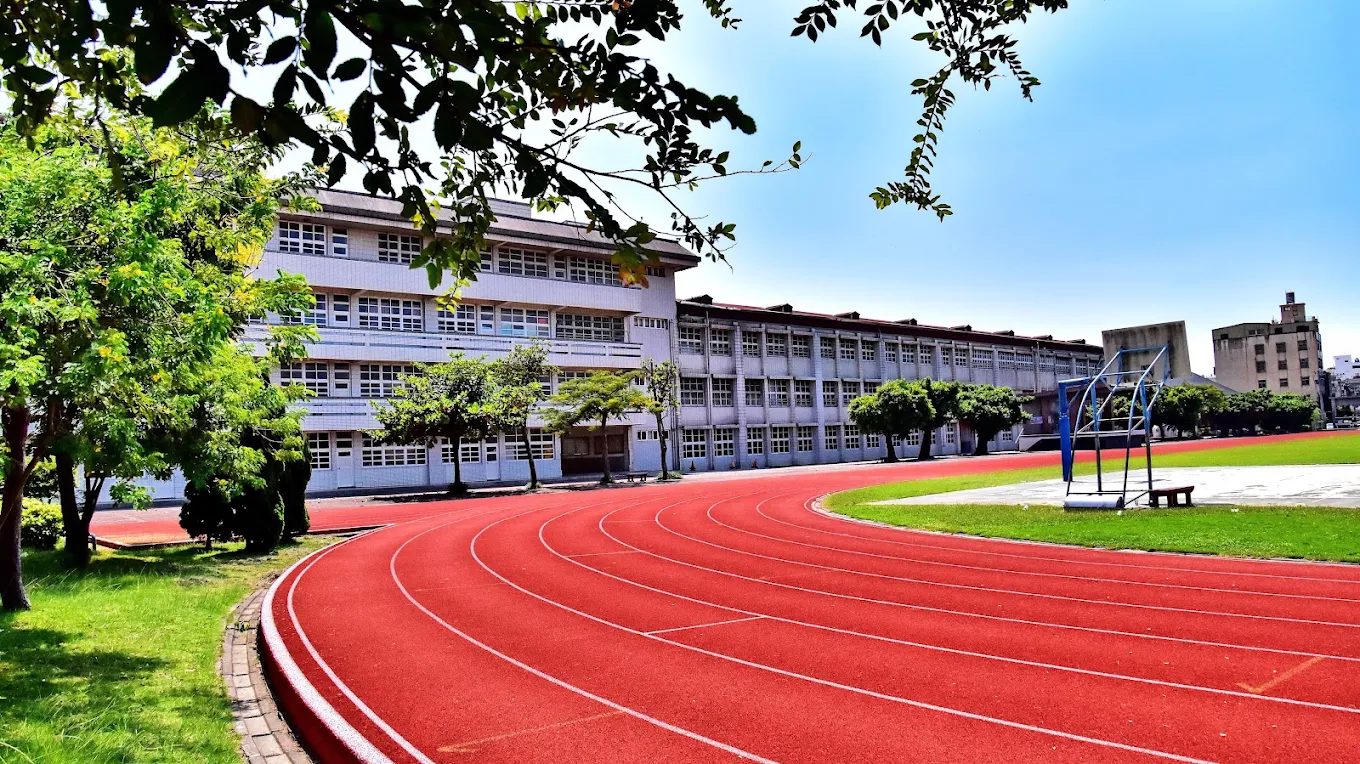 二林國小校舍與操場