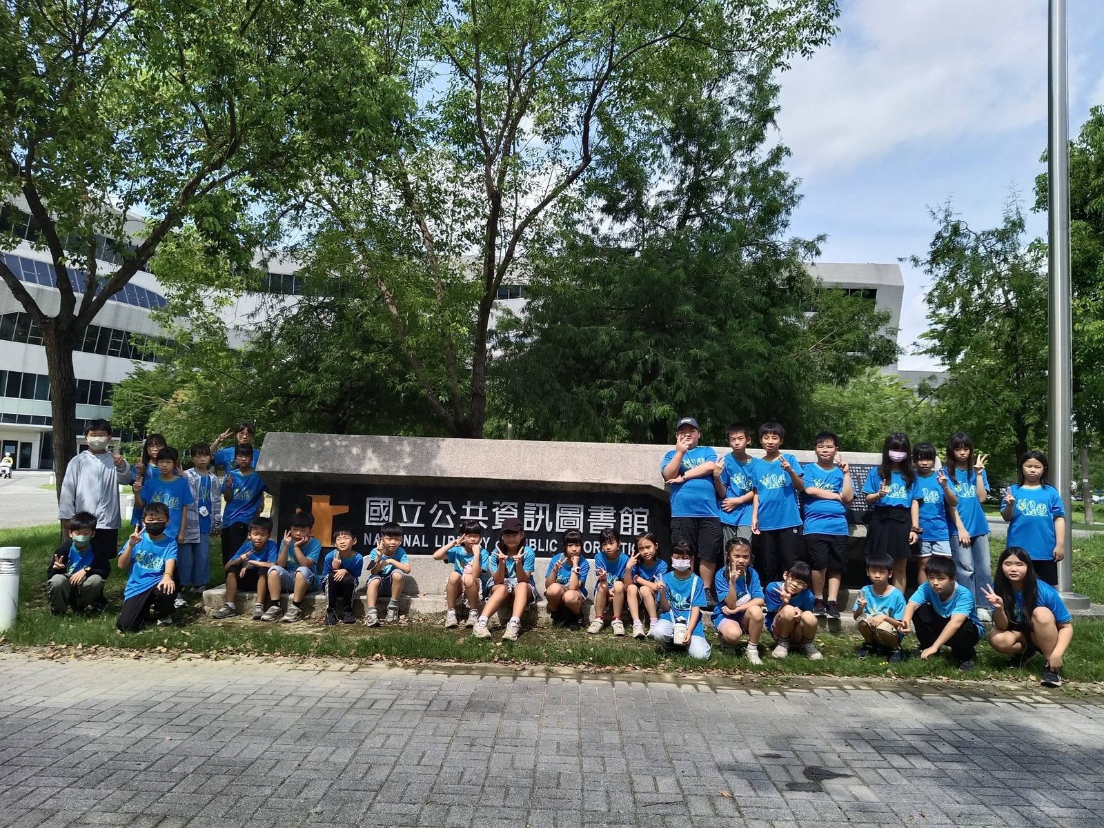 A Summer Study Tour Into a World of Books