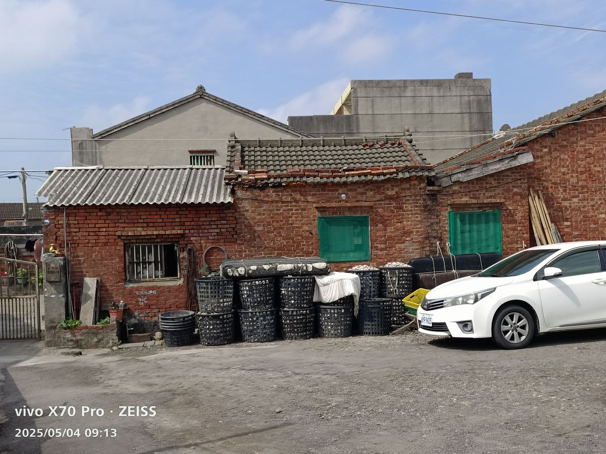 Courtyard Houses & Old Wells