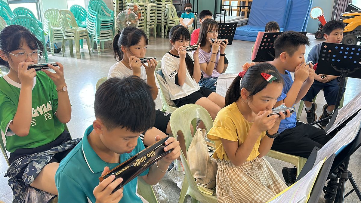 Harmonica Club