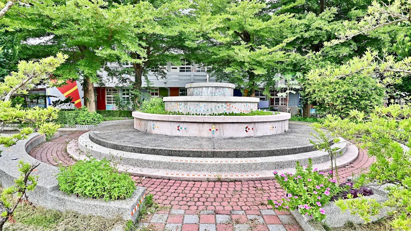 Garden fountain on Fuchao Elementary campus