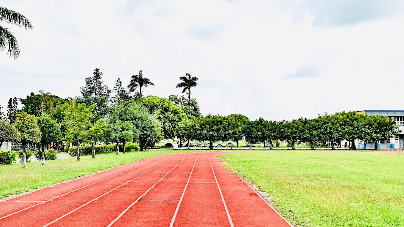 Fuchao Elementary running track