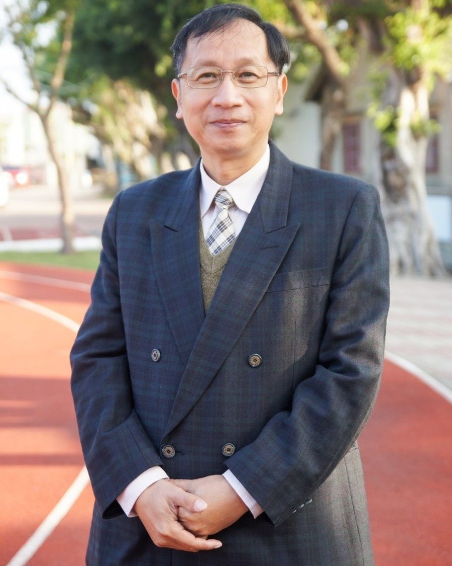 周金木校長 · Principal Chou Chin-Mu