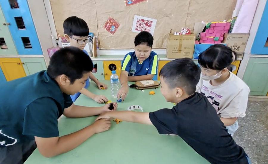 桌遊益智活動