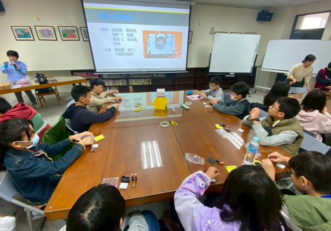 Fun and Learning: Fusing Hosts Future Students Camp · photo 1