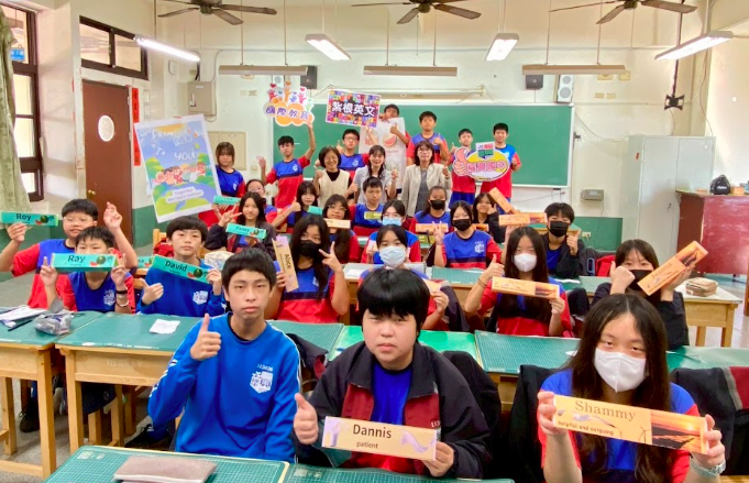 Making Friends Online: Fusing Connects with Japan · photo 1