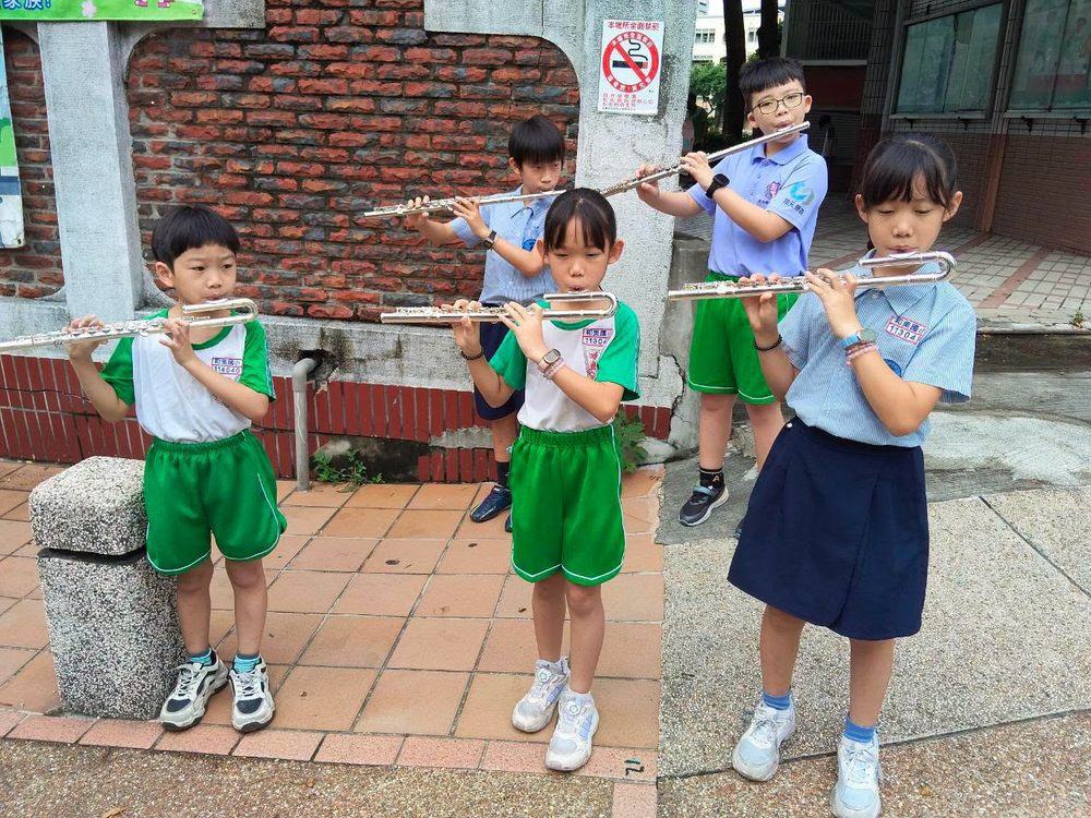 Recorder players from the string ensemble