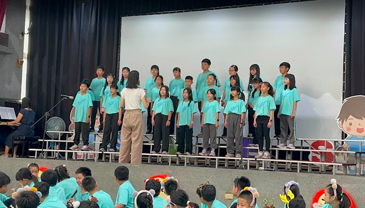 Bilingual Music Showcase Concert photo 2