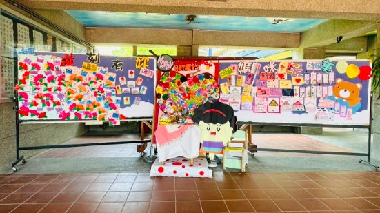Mother's Day Pop-Up Card Exhibition