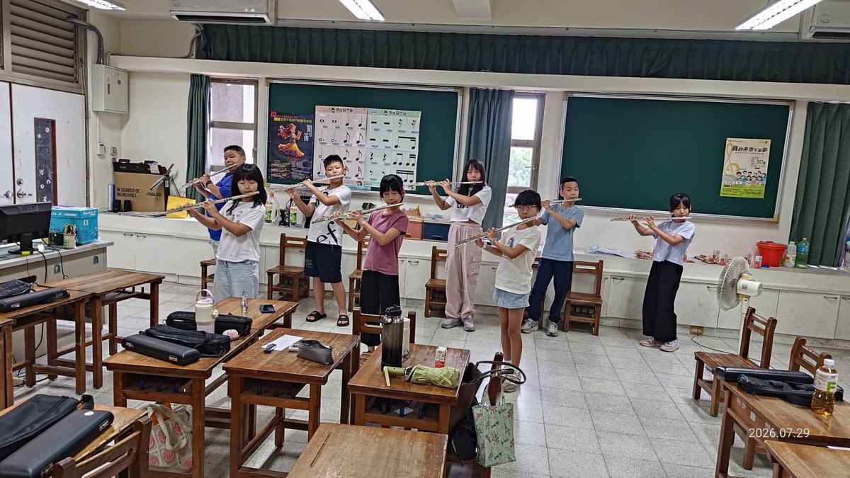 新民弦笛團長笛聲部暑假練習