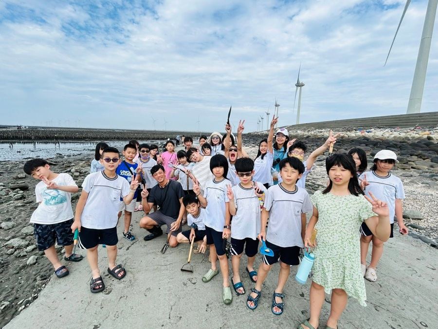 Hsinyi students on a coastal field trip 信義學生校外教學