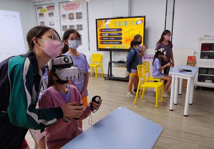 Students using VR equipment