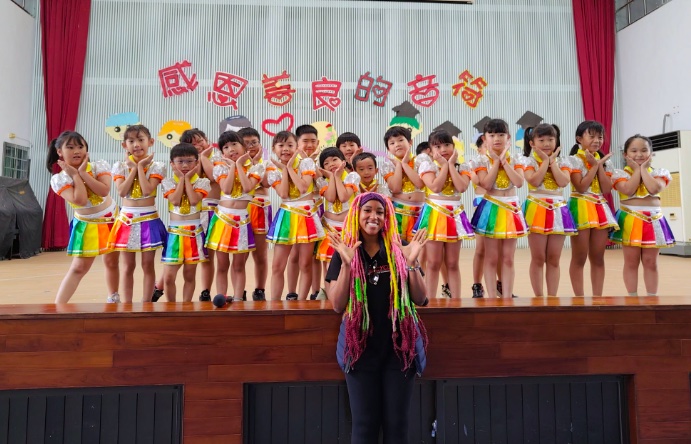 Bilingual play welcoming Dom Jones