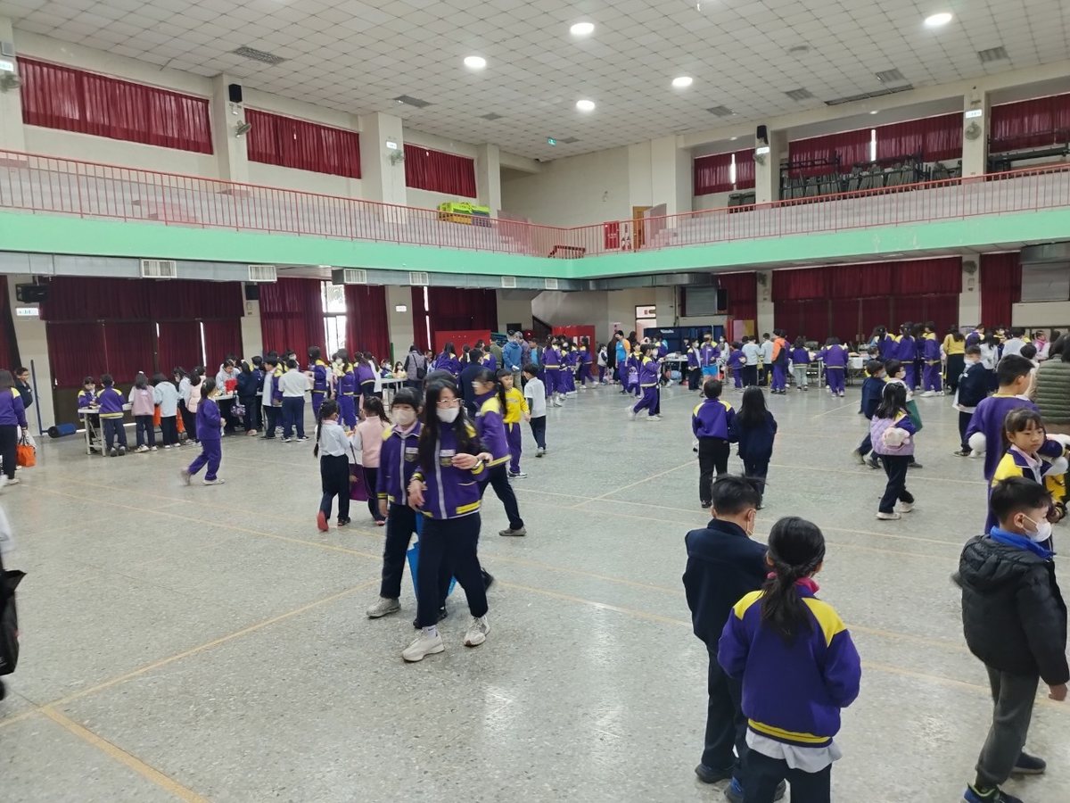 School Flea Market 5