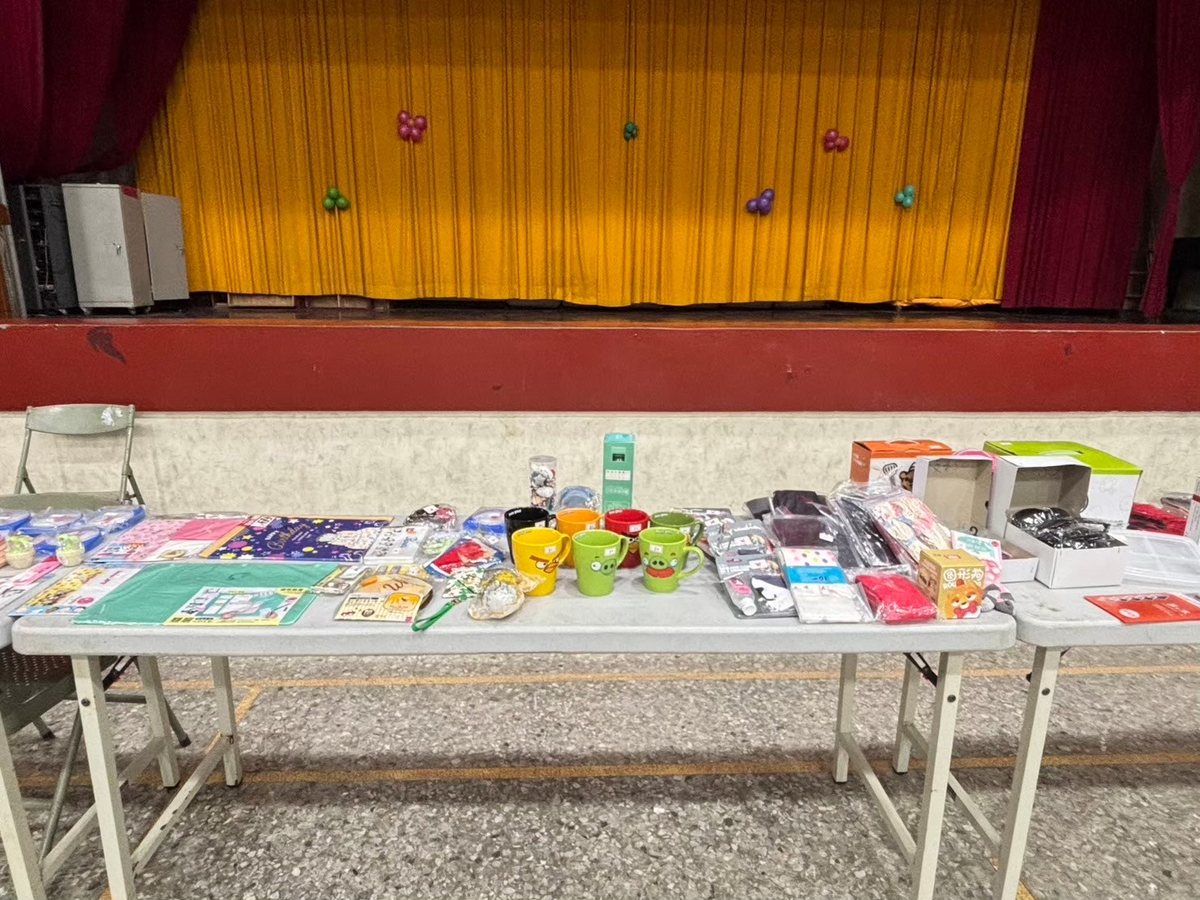 School Flea Market 7