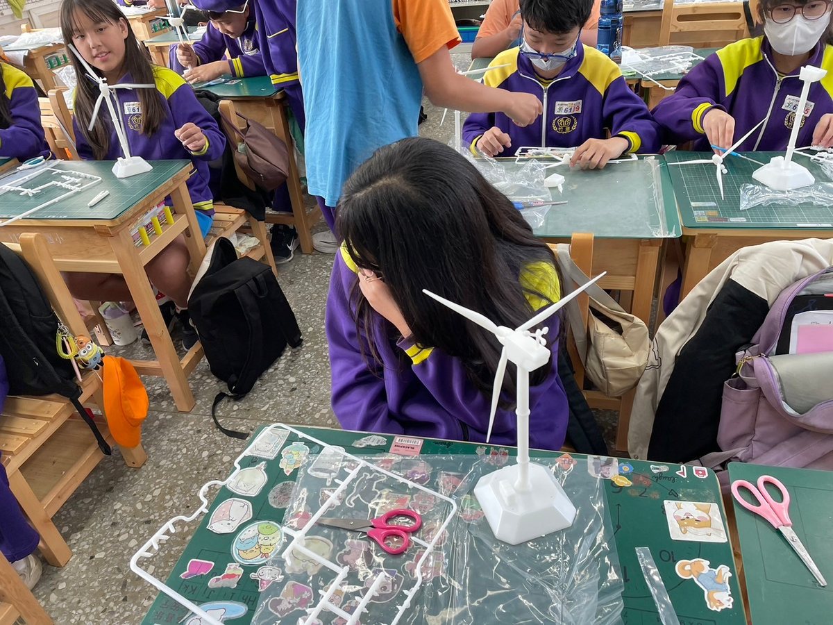 Building Wind Turbines 3