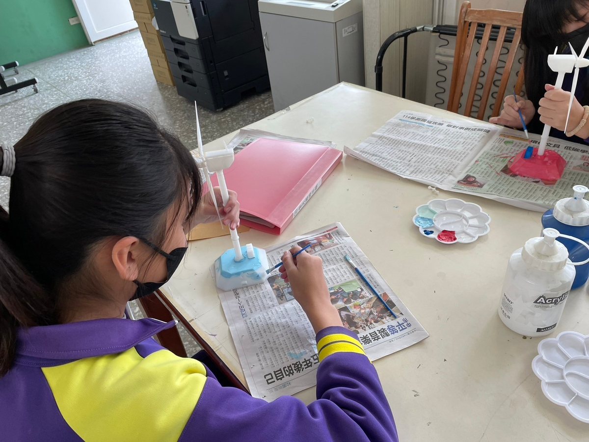 Building Wind Turbines 4