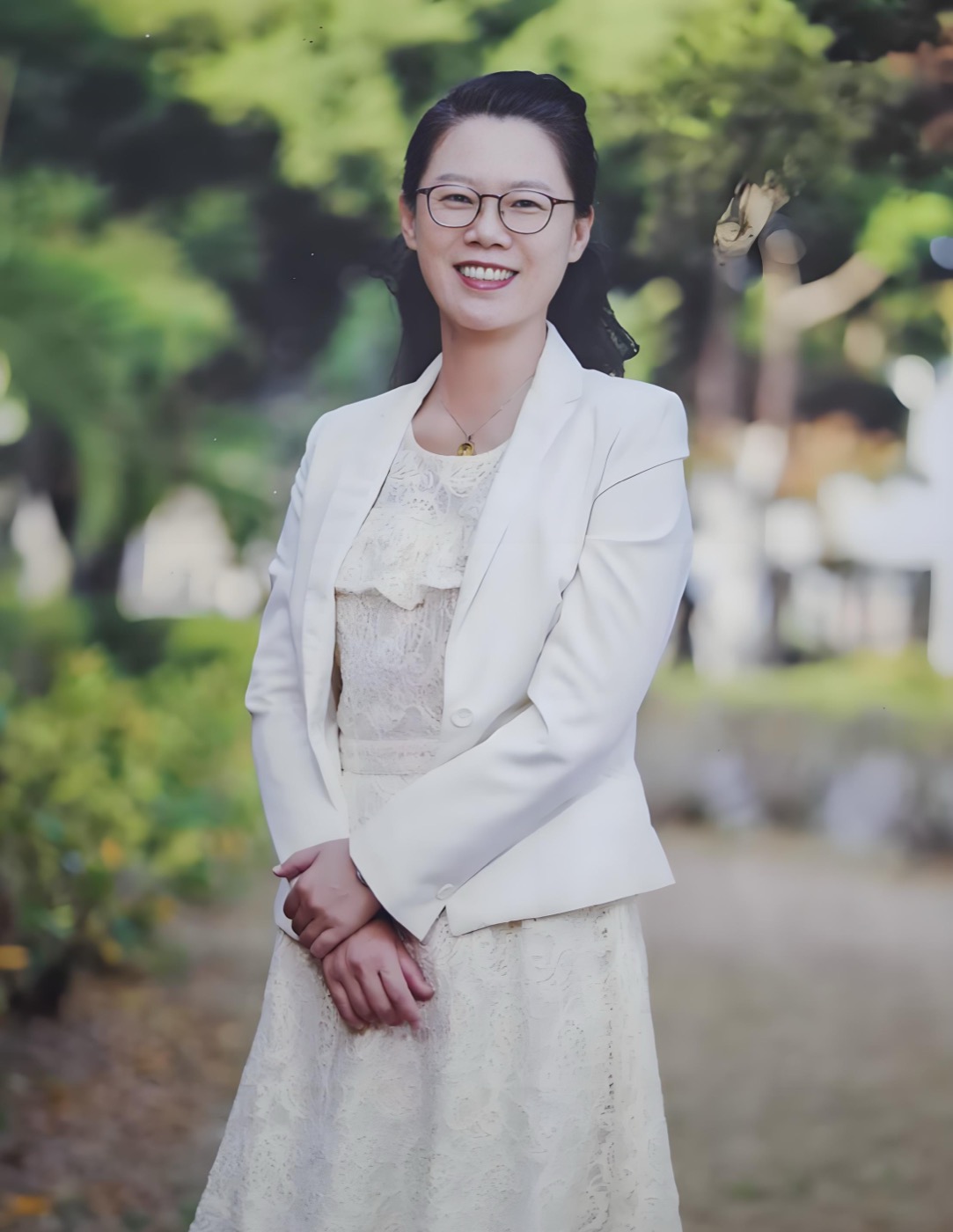 鄭玟玟校長 · Principal Cheng Wen-wen