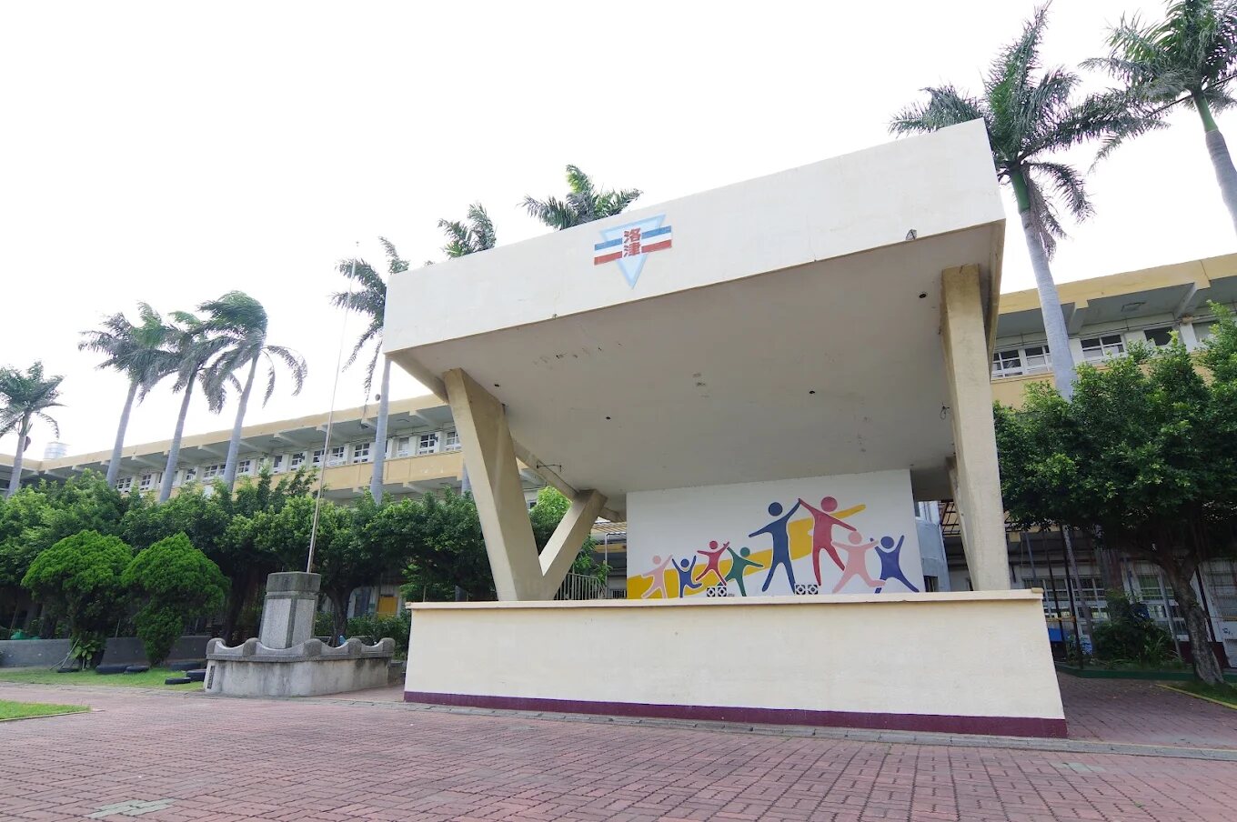 洛津國小運動主題壁畫 Loojing Elementary sports-themed mural