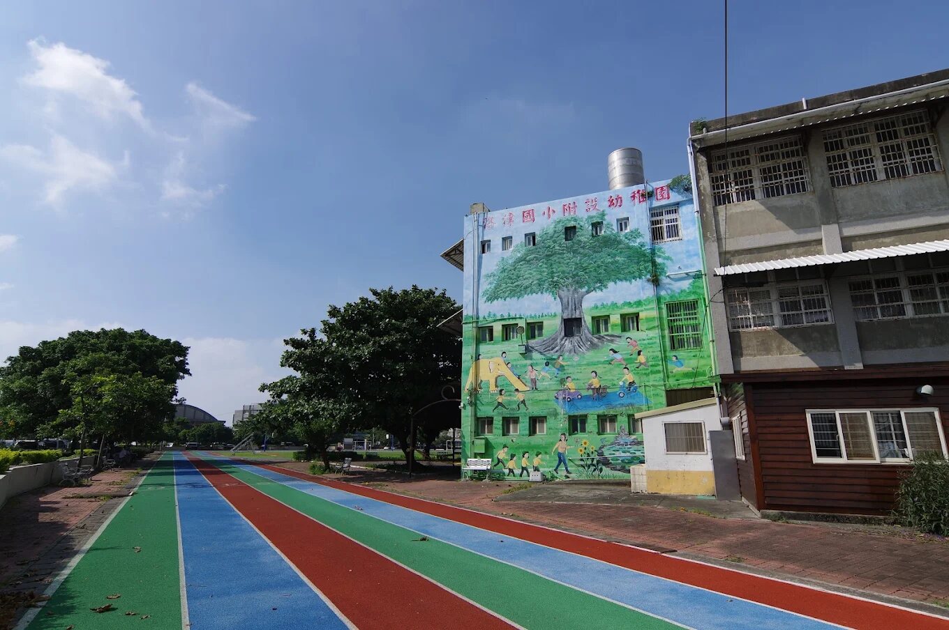 洛津國小附設幼兒園 Loojing Elementary kindergarten building