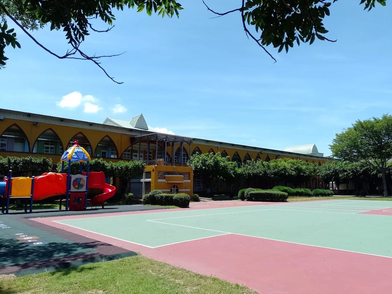 洛津國小校園遊戲場 Loojing Elementary playground