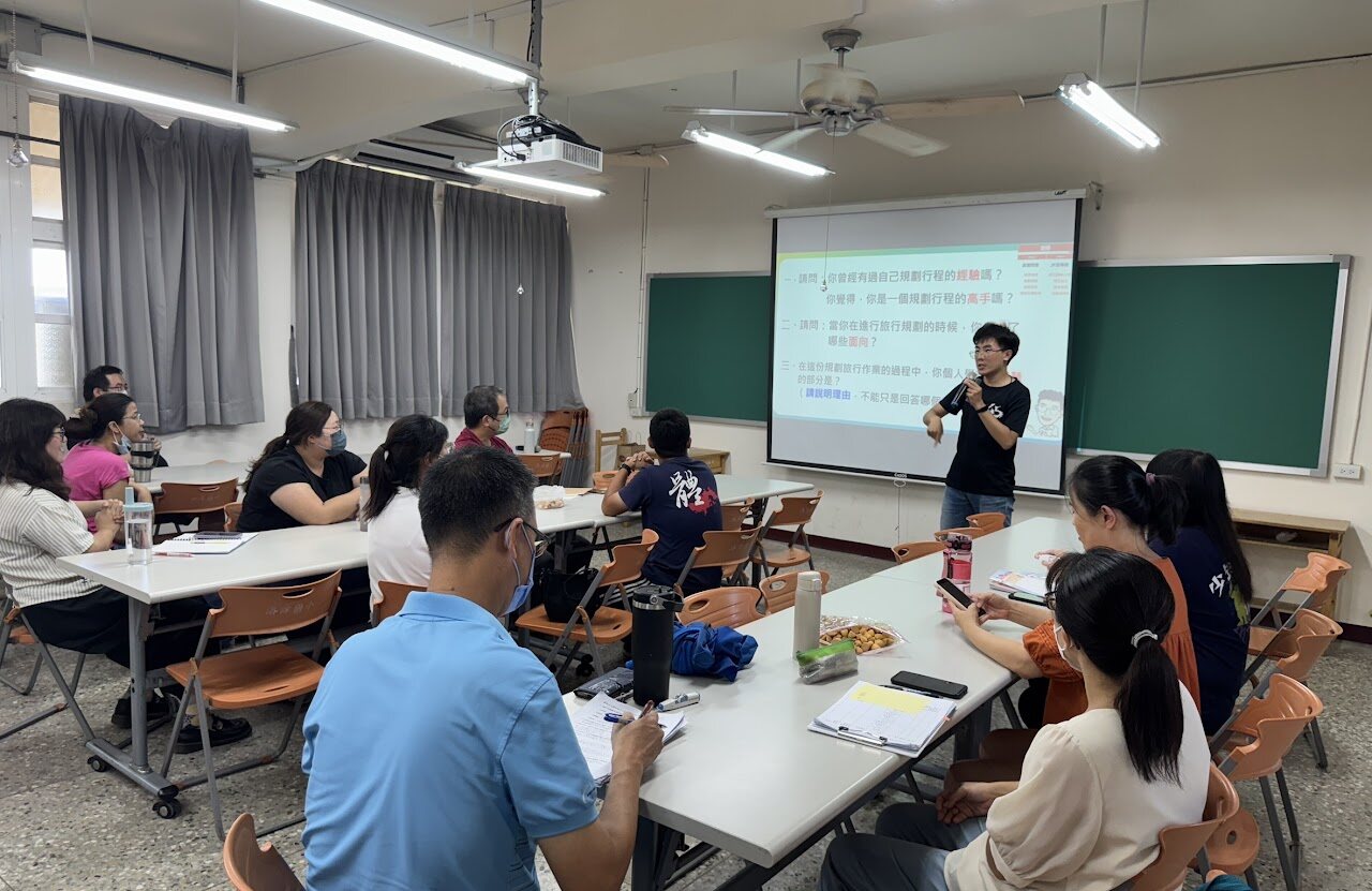 洛津國小教師數位培訓 Loojing teacher digital training workshop