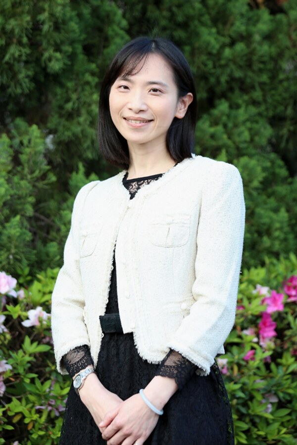 周俐君校長 · Principal Chou Li-Chun