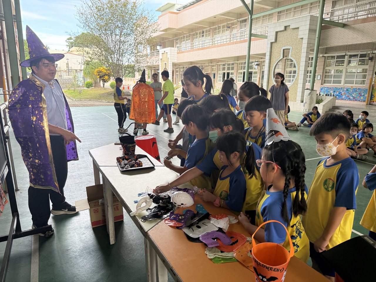 Halloween Party — Lufeng
