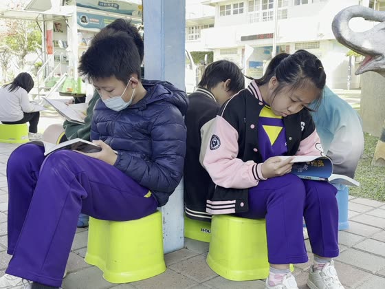小凳子（stool）——路上國小實拍