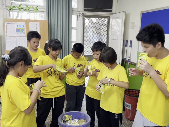 零食（snack）——路上國小實拍