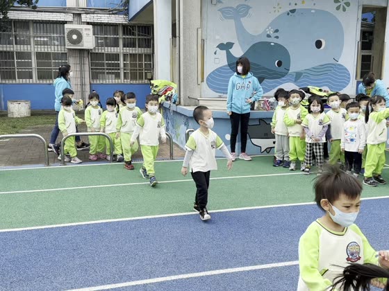 跑（run）——路上國小實拍