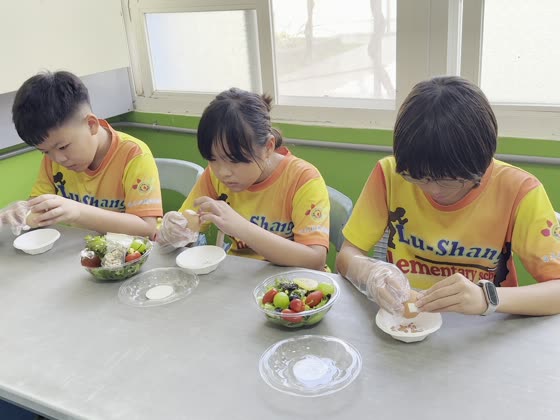 沙拉（salad）——路上國小實拍