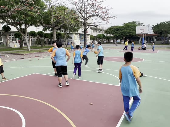 好玩的（fun）——路上國小實拍