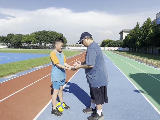教練（coach）——路上國小實拍