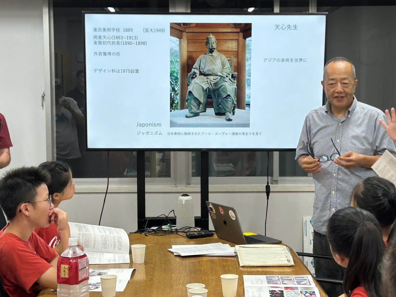 Professor Nagahama explains the university's 130-year history