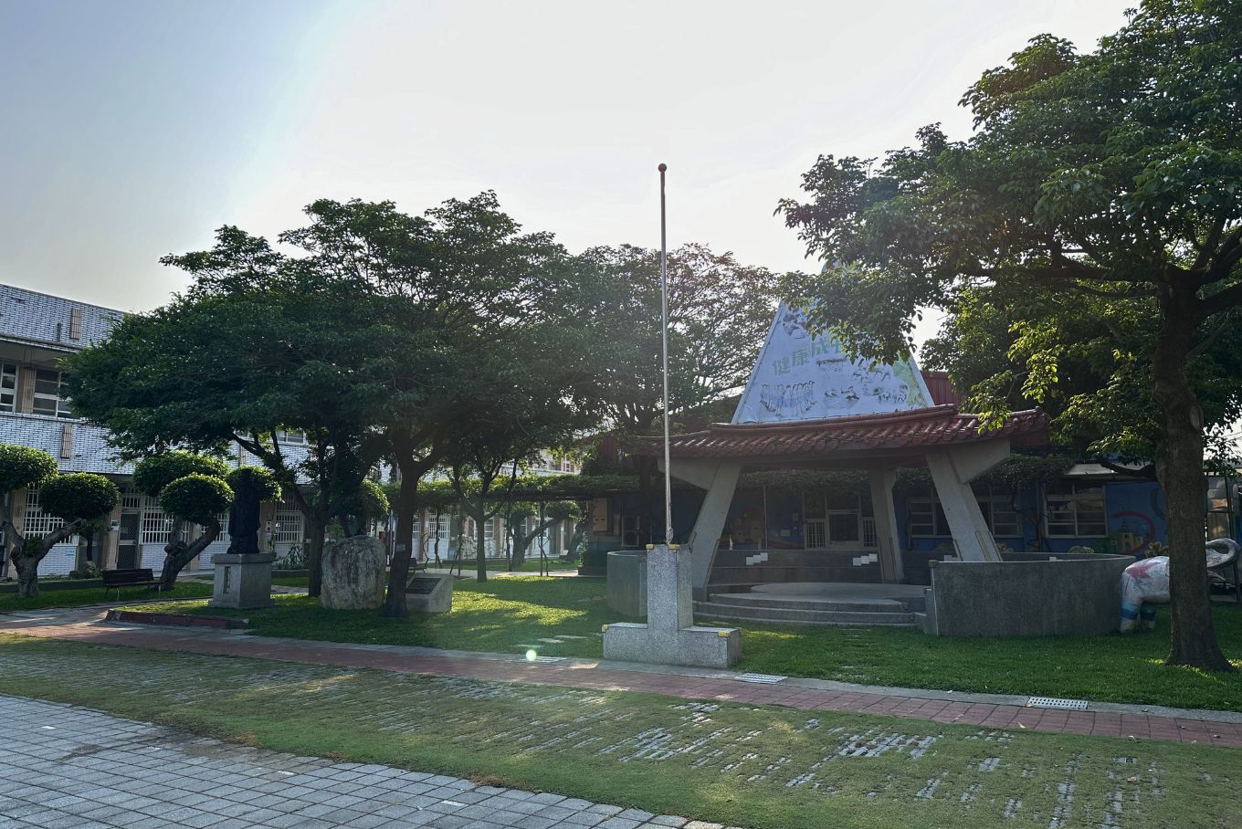 Huai-en Pavilion at Lushang Elementary School