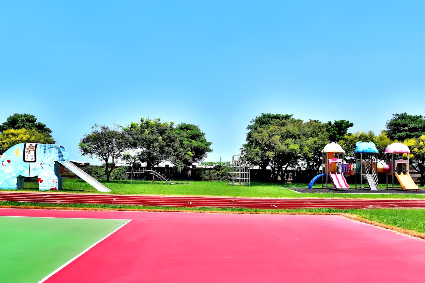 Lushang Elementary playground · 路上國小遊戲場