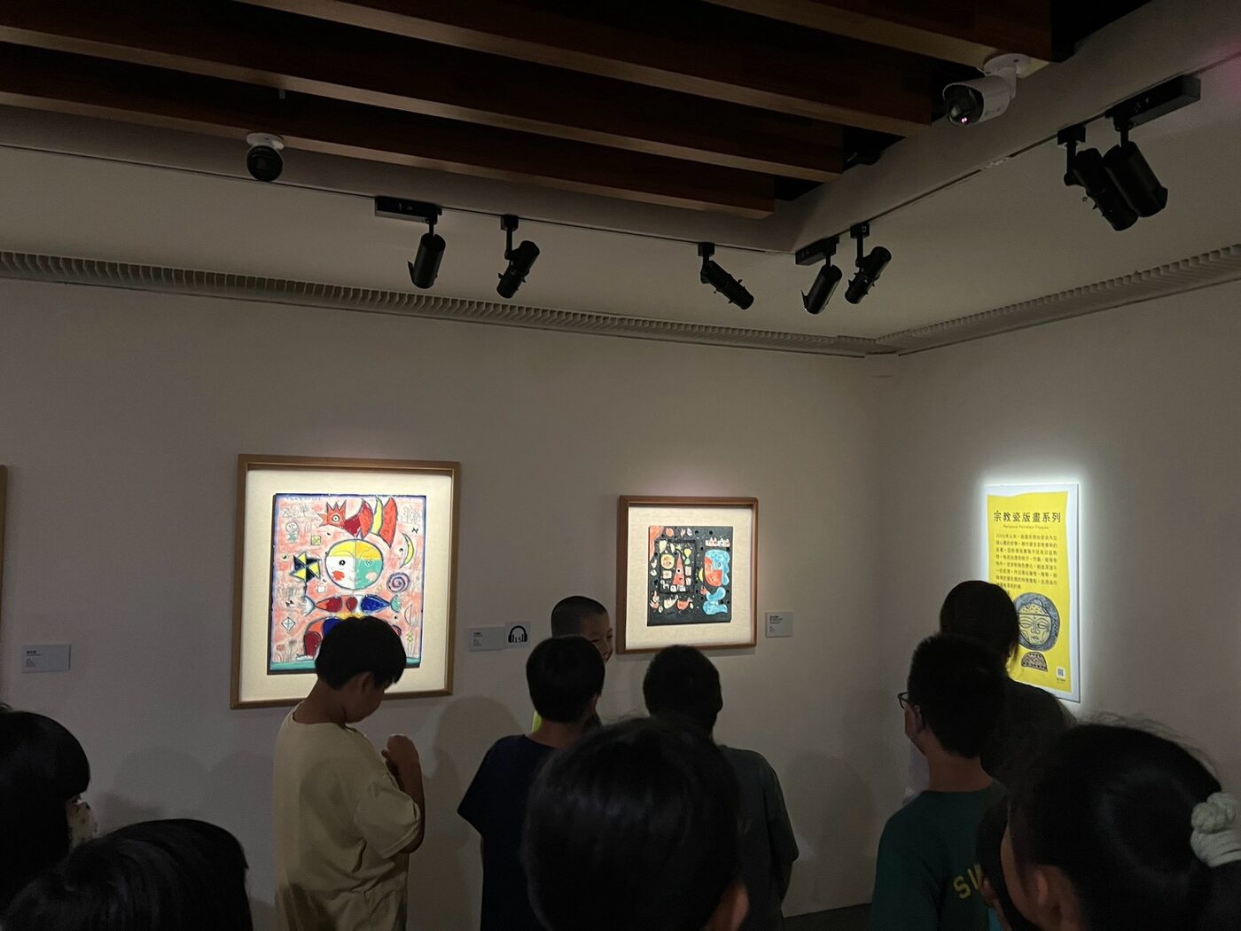 Docent explaining a painting