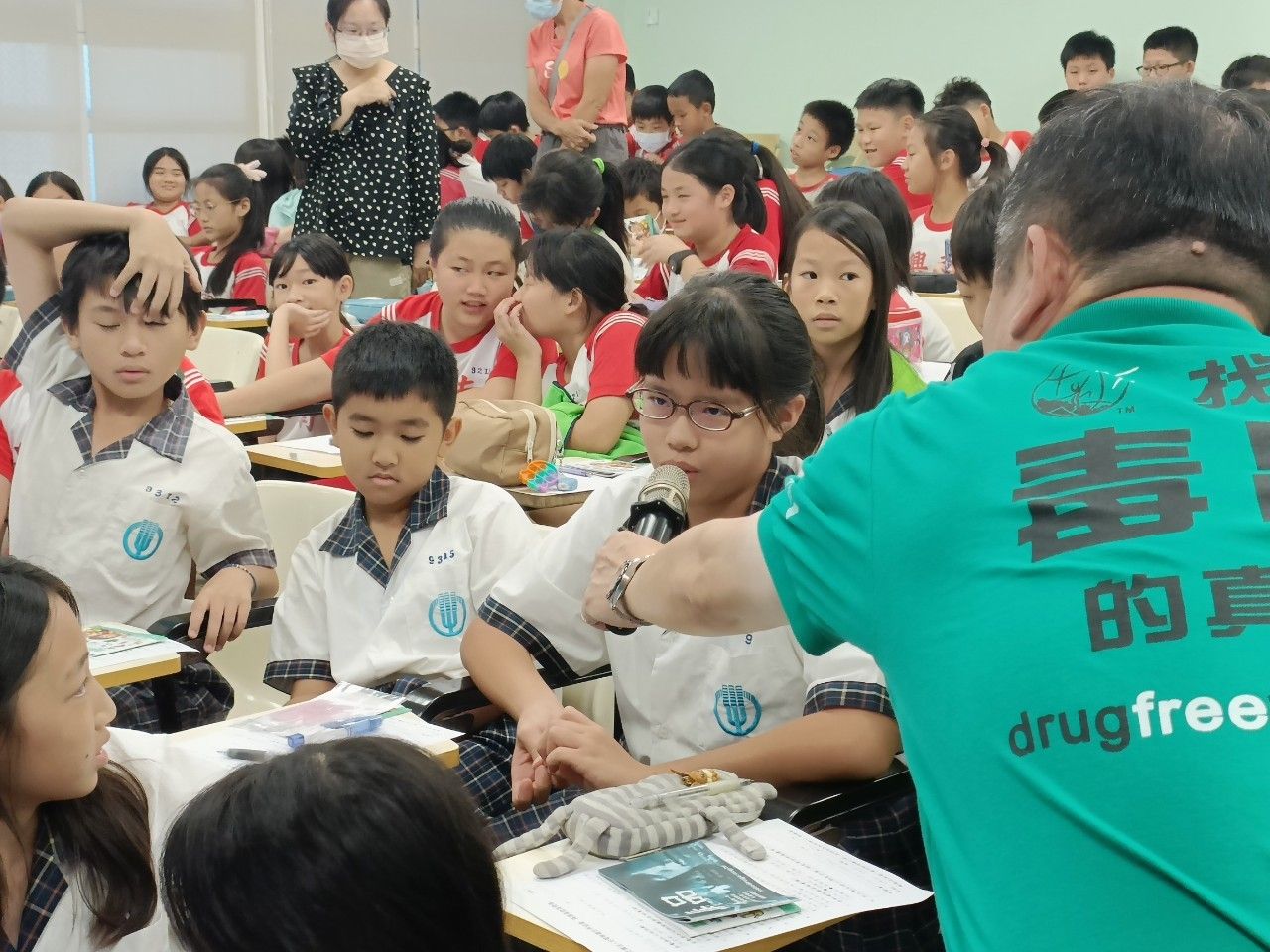 Anti-Drug Education · 反毒宣導
