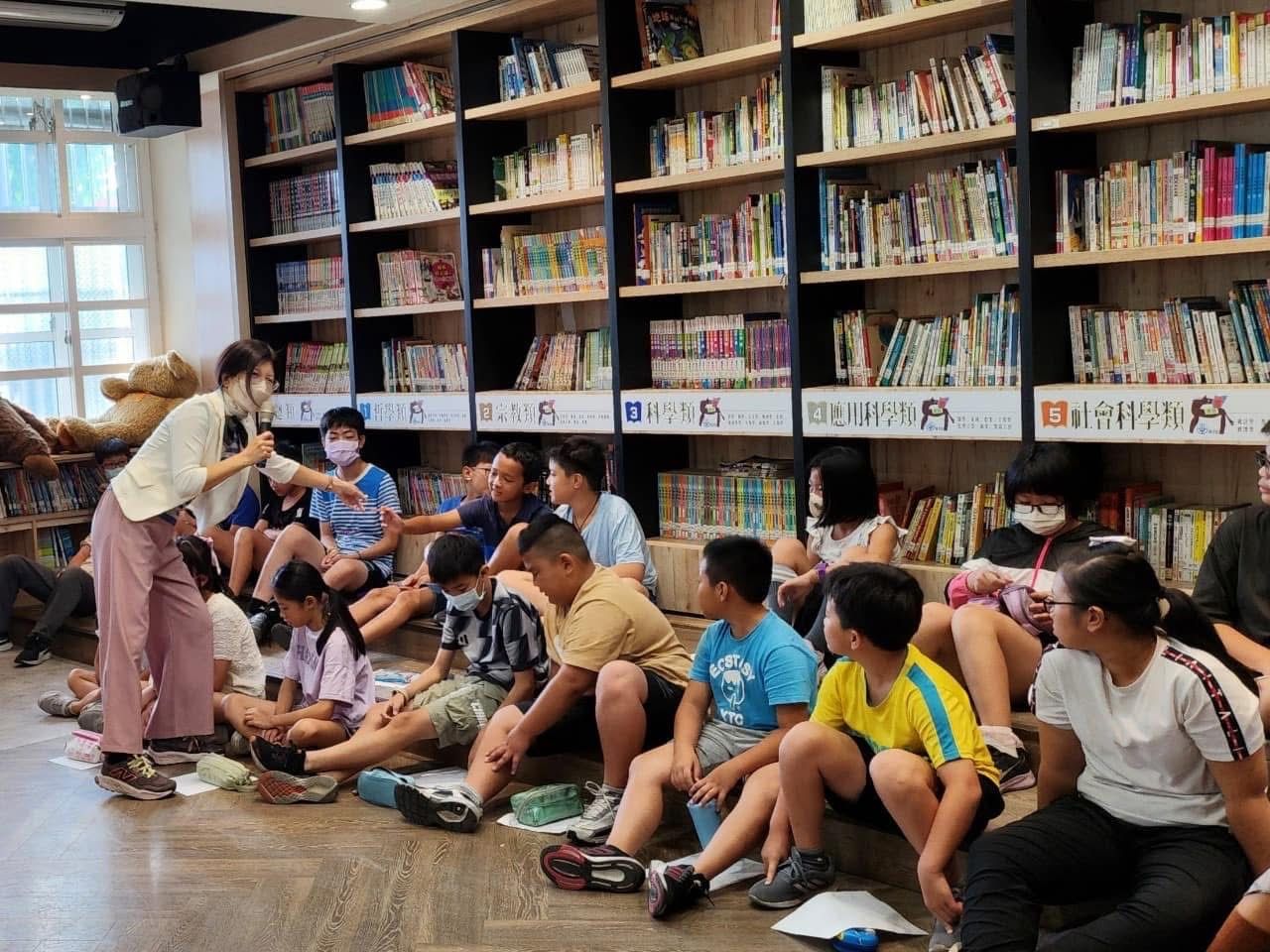 Library Monthly Activities · 圖書館月月有活動