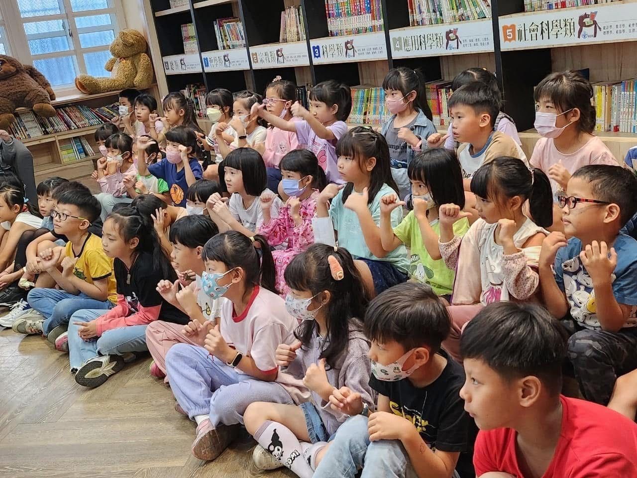 Library Monthly Activities · 圖書館月月有活動