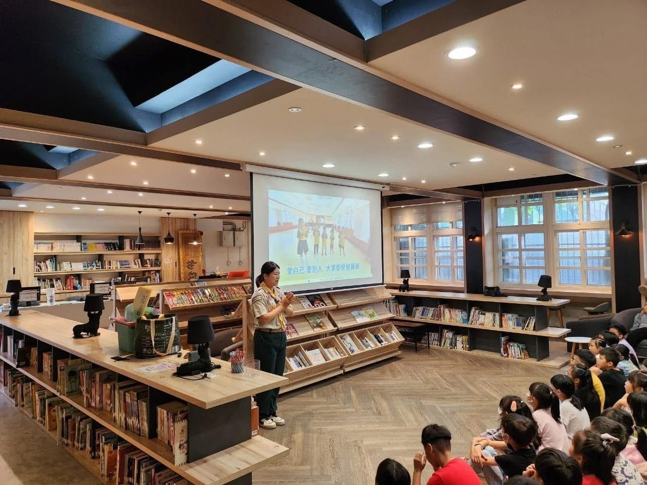 Library Monthly Activities · 圖書館月月有活動